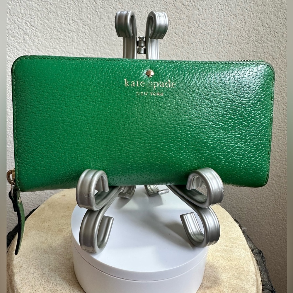 Kate Spade Green Leather Zip Wallet